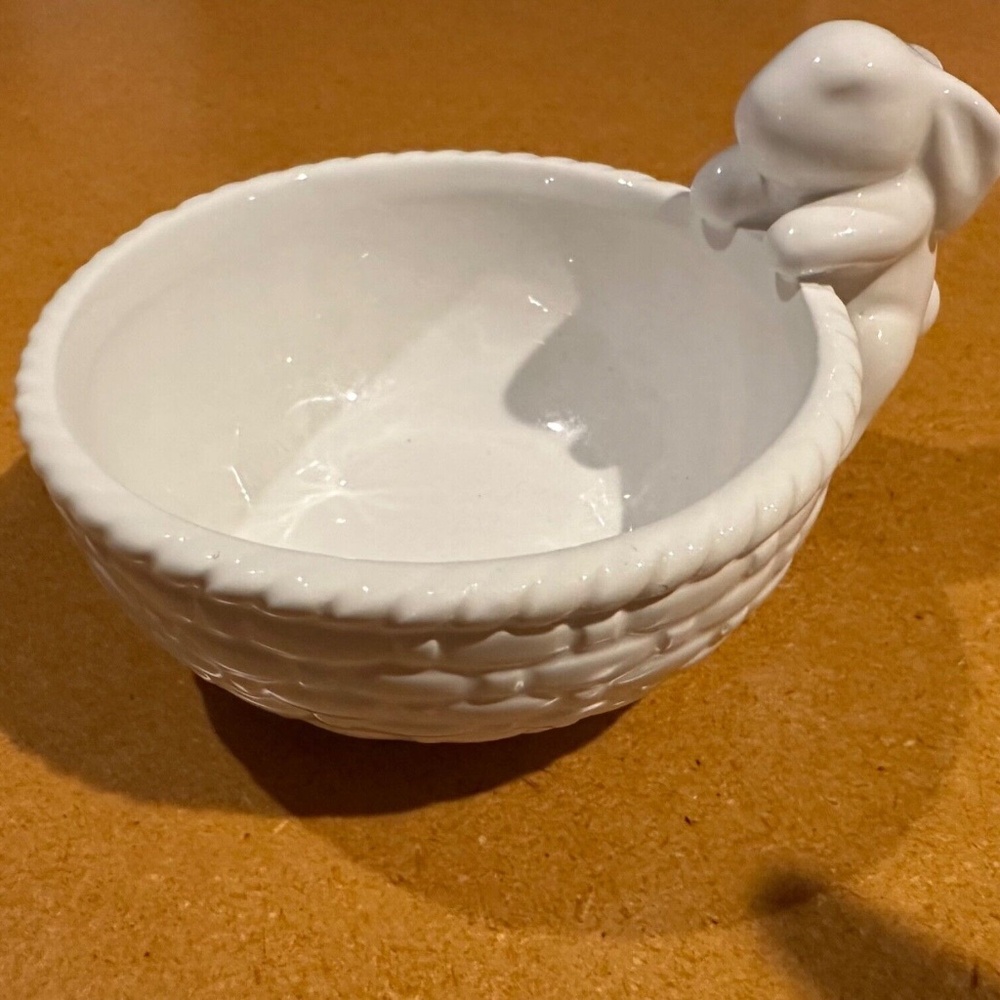 Twos Company - Easter Candy or Jewelry Ceramic Tidbit/Trinket Bowl/Dish + Bunny